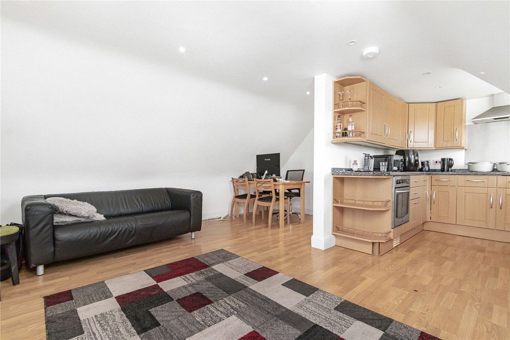 Property photo 2 of 12 Picture No. 11