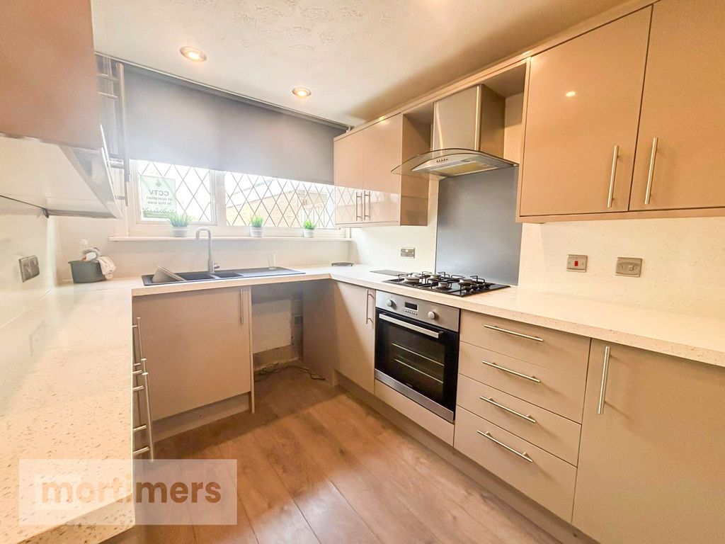 Property photo 2 of 21 Kitchen