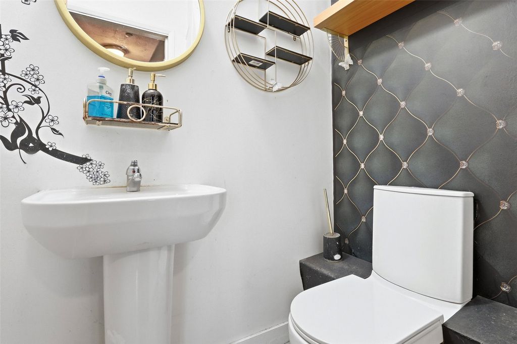 Additional image 14 of 2 bed detached house to rentJoan Road, Dagenham RM8