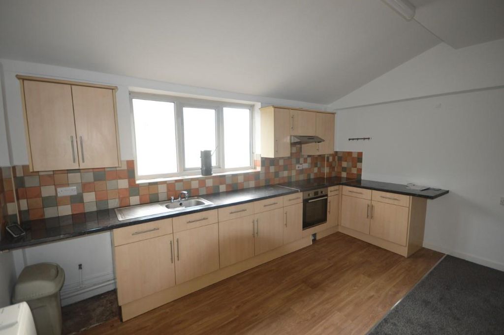 Property photo 3 of 12 Dsc_0006 (Medium).Jpg