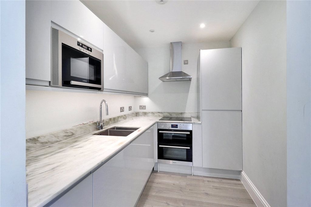 Property photo 2 of 11 Kitchen