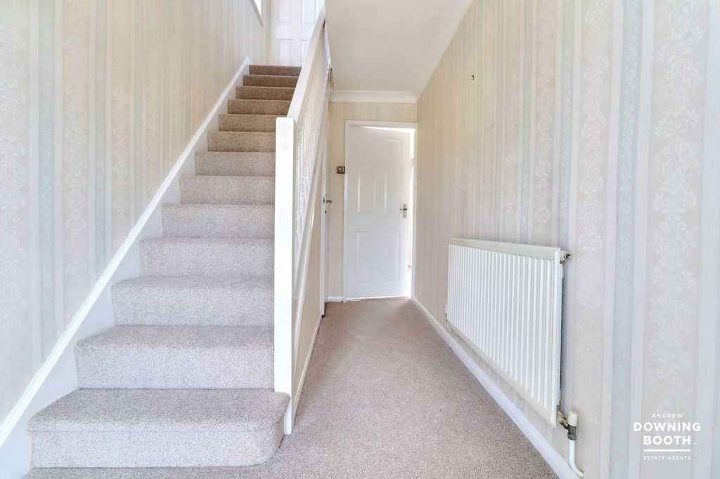 Property photo 2 of 26