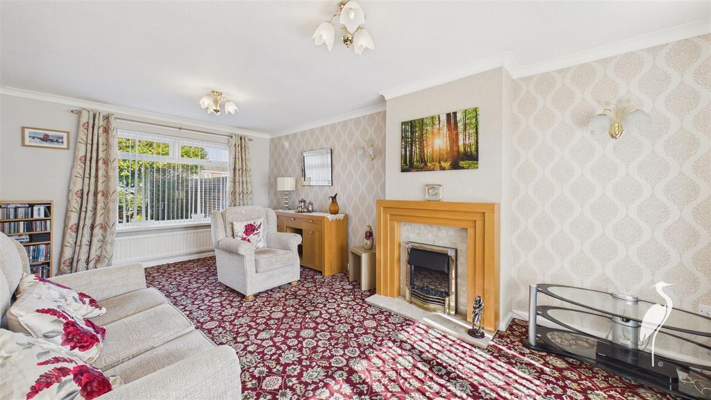 Property photo 2 of 18 Lounge