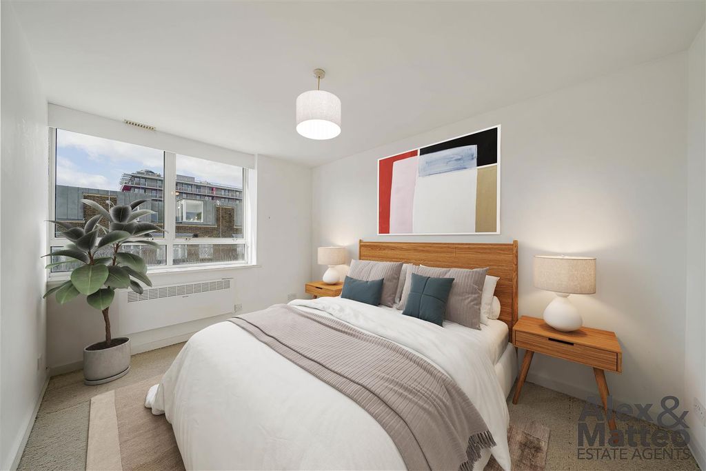 Property photo 3 of 11 Deptford High Street