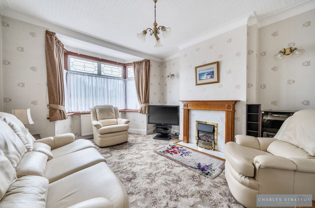 Property photo 2 of 20