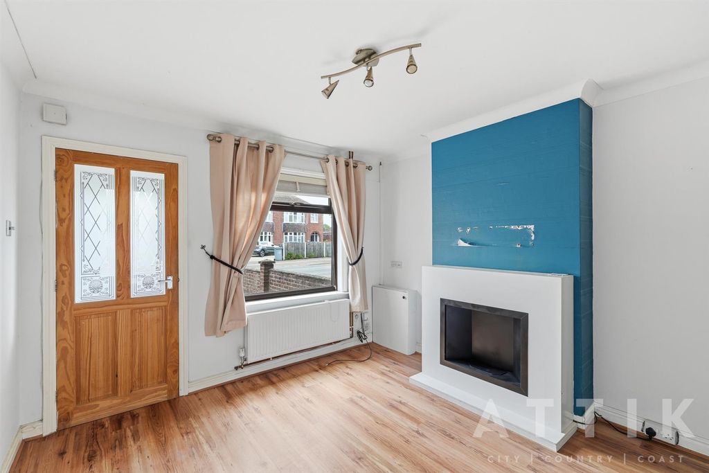 Property photo 2 of 24 Middletons_Lane_005.Jpg