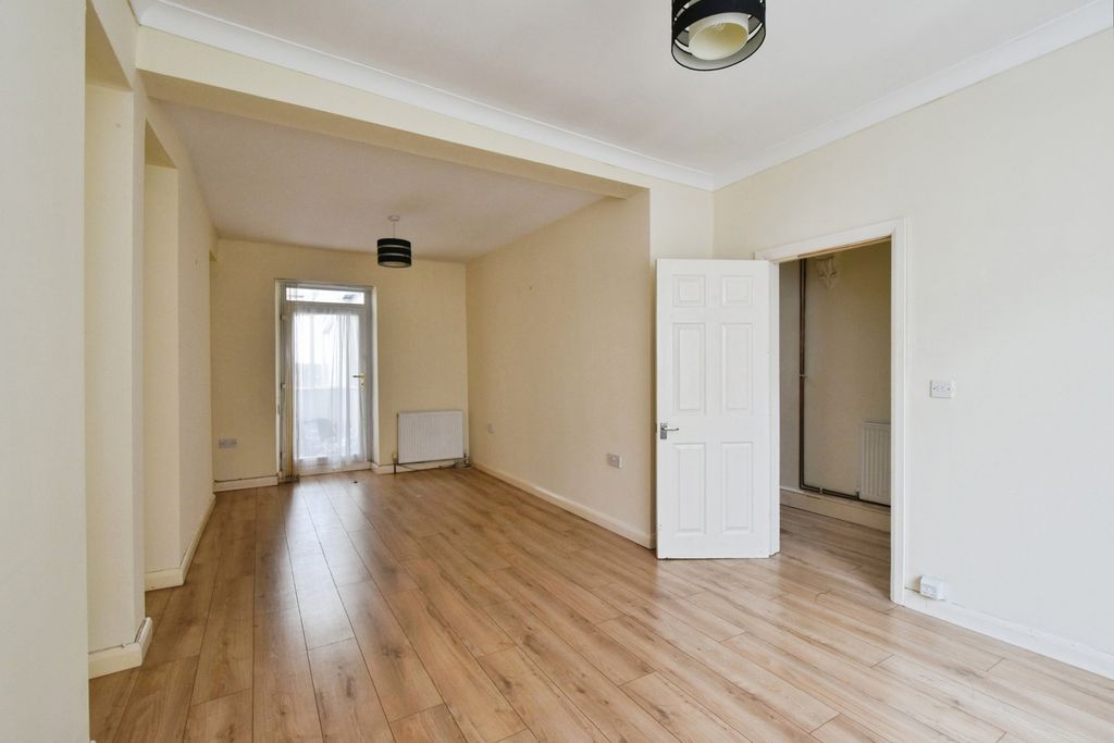 Property photo 2 of 17 Photo