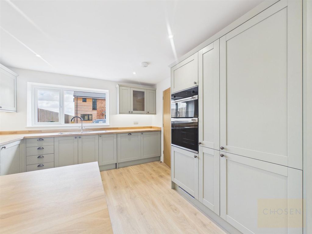 Property photo 2 of 17 Cam01118G0-Pr0473-Still003.Jpg