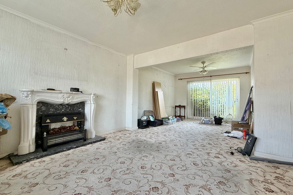 Property photo 2 of 6 23' Lounge/Diner