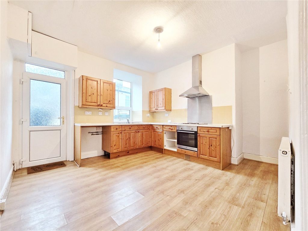 Property photo 3 of 13 Kitchen Dining Room