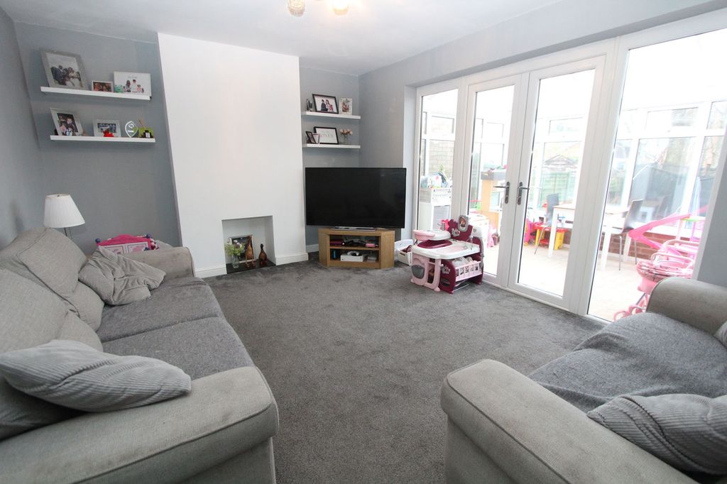 Property photo 3 of 14