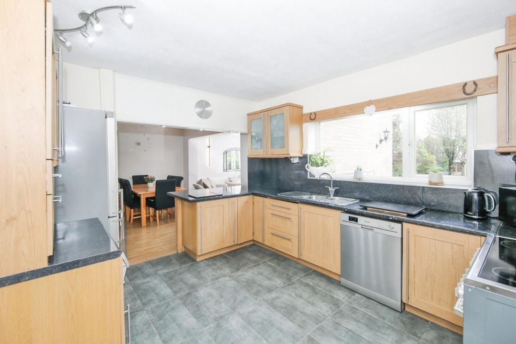 Property photo 2 of 15 142-22.Jpg