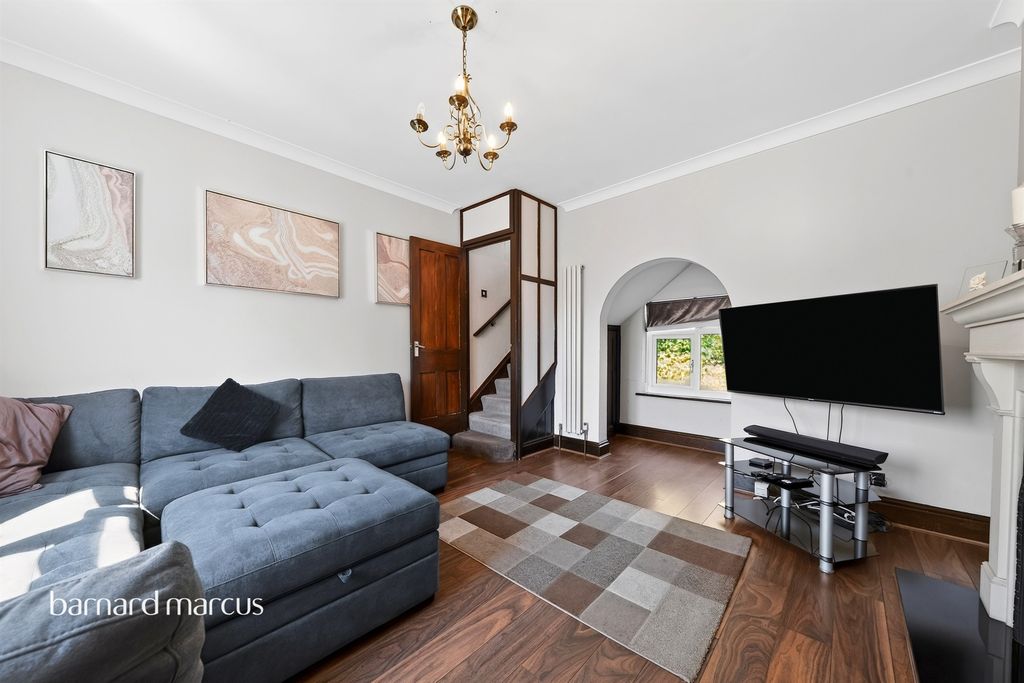 Property photo 2 of 12