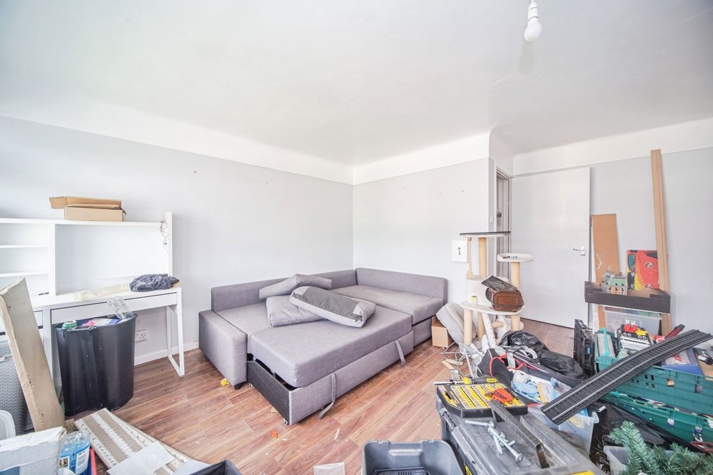 Property photo 3 of 11 Pbox-Img.Jpg