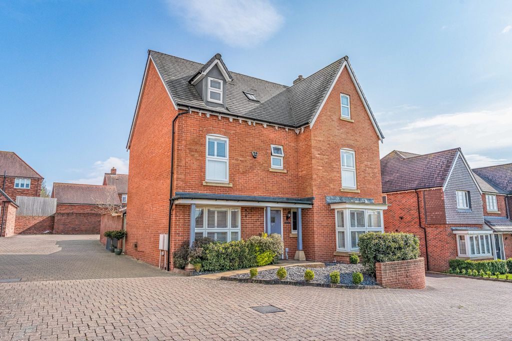 Property photo 1 of 24