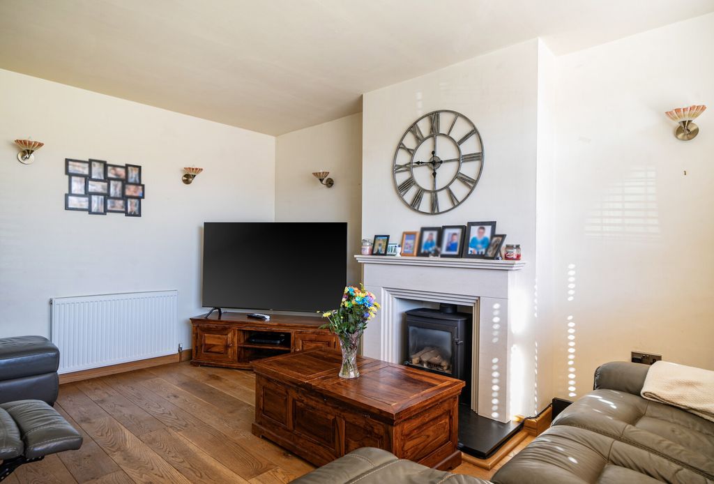 Property photo 3 of 23 1429951-3-69Bc0B7...