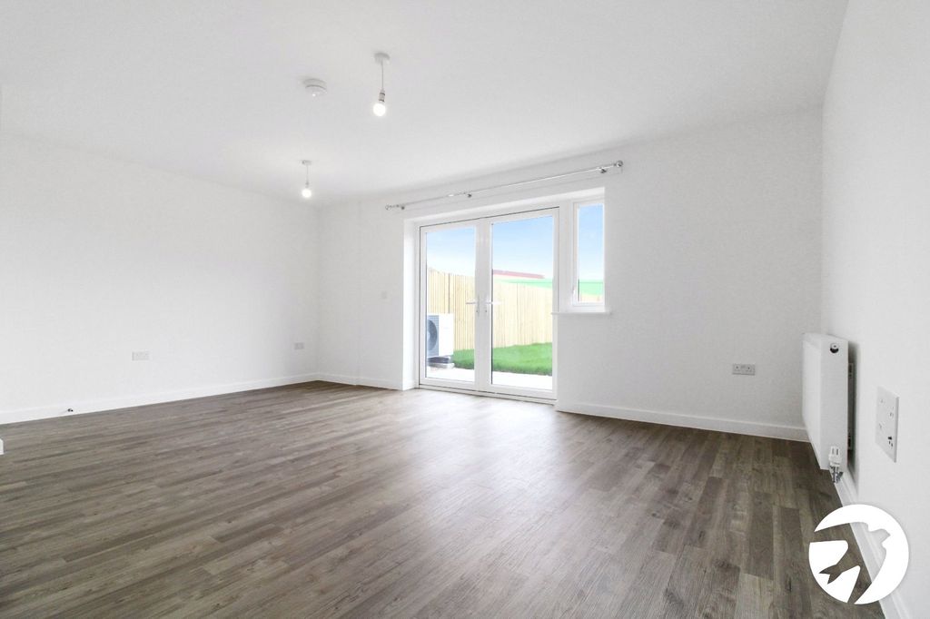 Property photo 2 of 6 Lounge