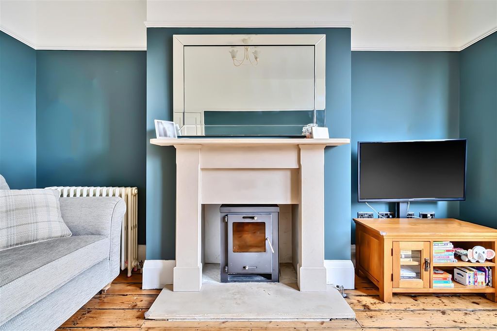 Property photo 3 of 19 1422940-11-69A73983509c4.Jpg