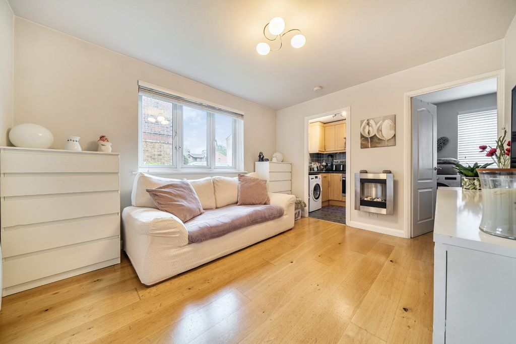 Property photo 1 of 9 4576122