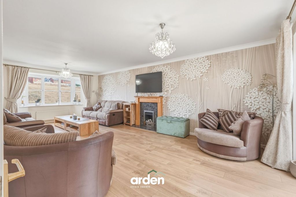 Property photo 2 of 18