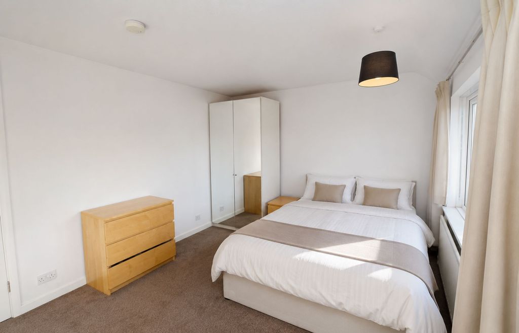 Property photo 2 of 4