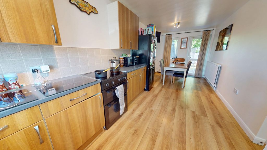 Property photo 3 of 11 Photo 7