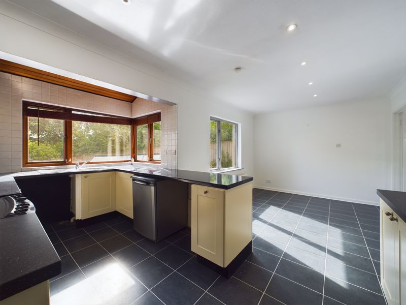Property photo 2 of 15 Kitchen Diner