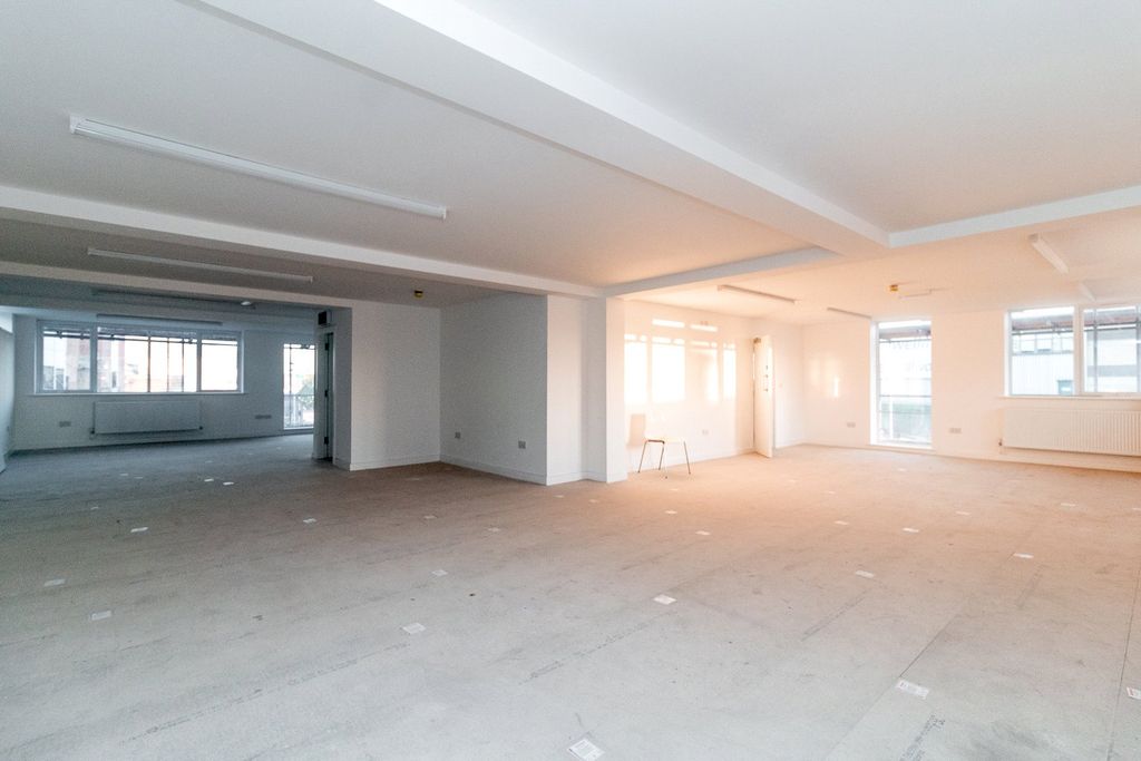 Property photo 2 of 13 Picture No. 05