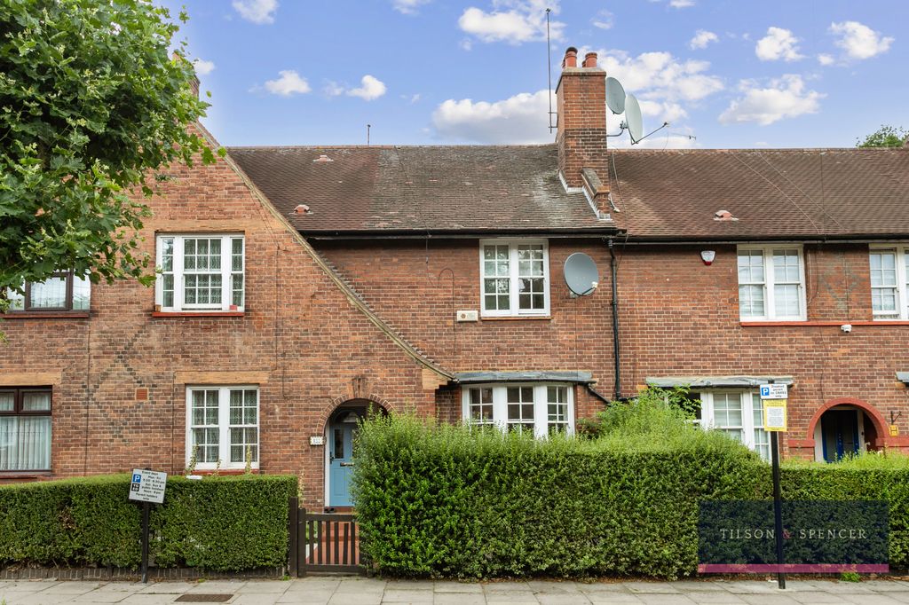 Property photo 1 of 12 2307202524_Tils_135 Risley Avenue _N17 7Hn_018_Wm