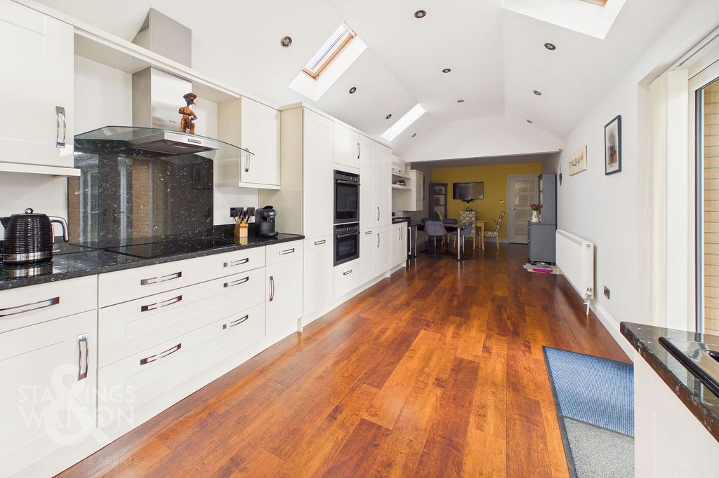 Property photo 3 of 20