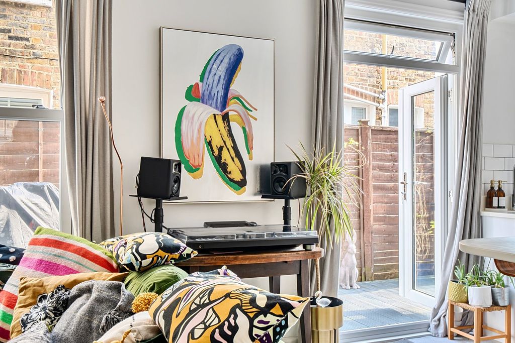 Property photo 2 of 12 Picture No. 16