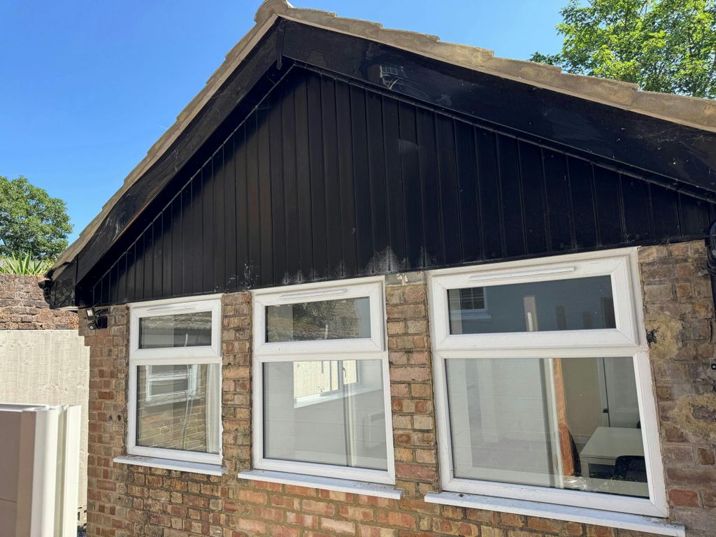 Property photo 1 of 4 157 Camberwell Road External 3.Jpg