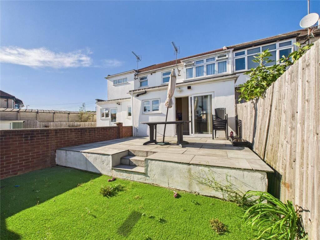 Property photo 2 of 12