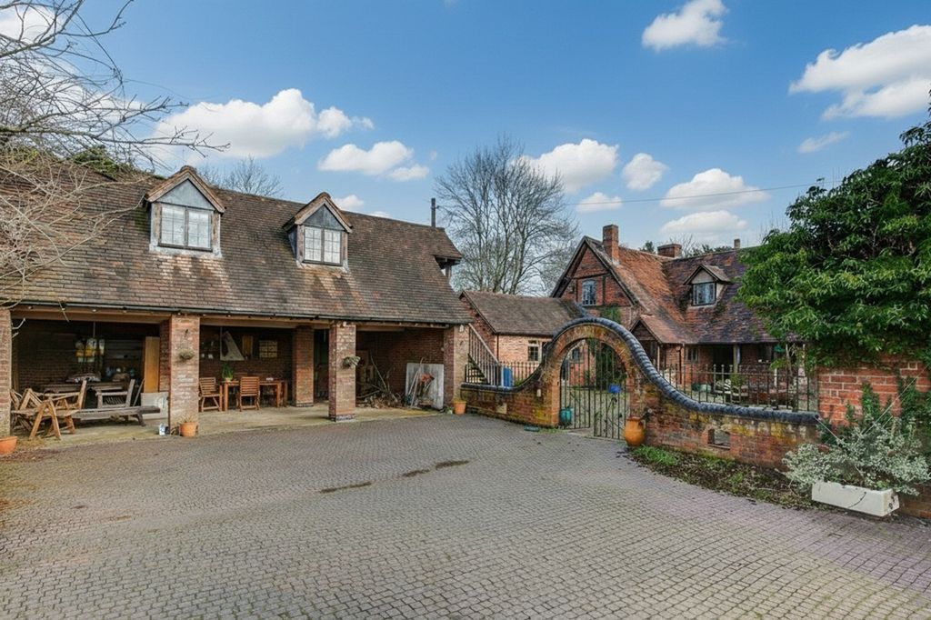 Property photo 3 of 6