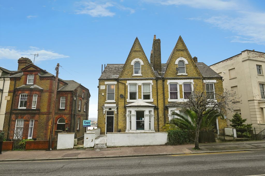 Property photo 1 of 20 Front