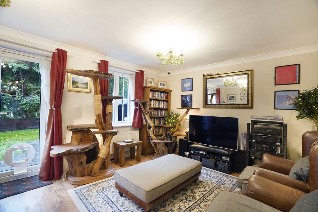 Property photo 3 of 17