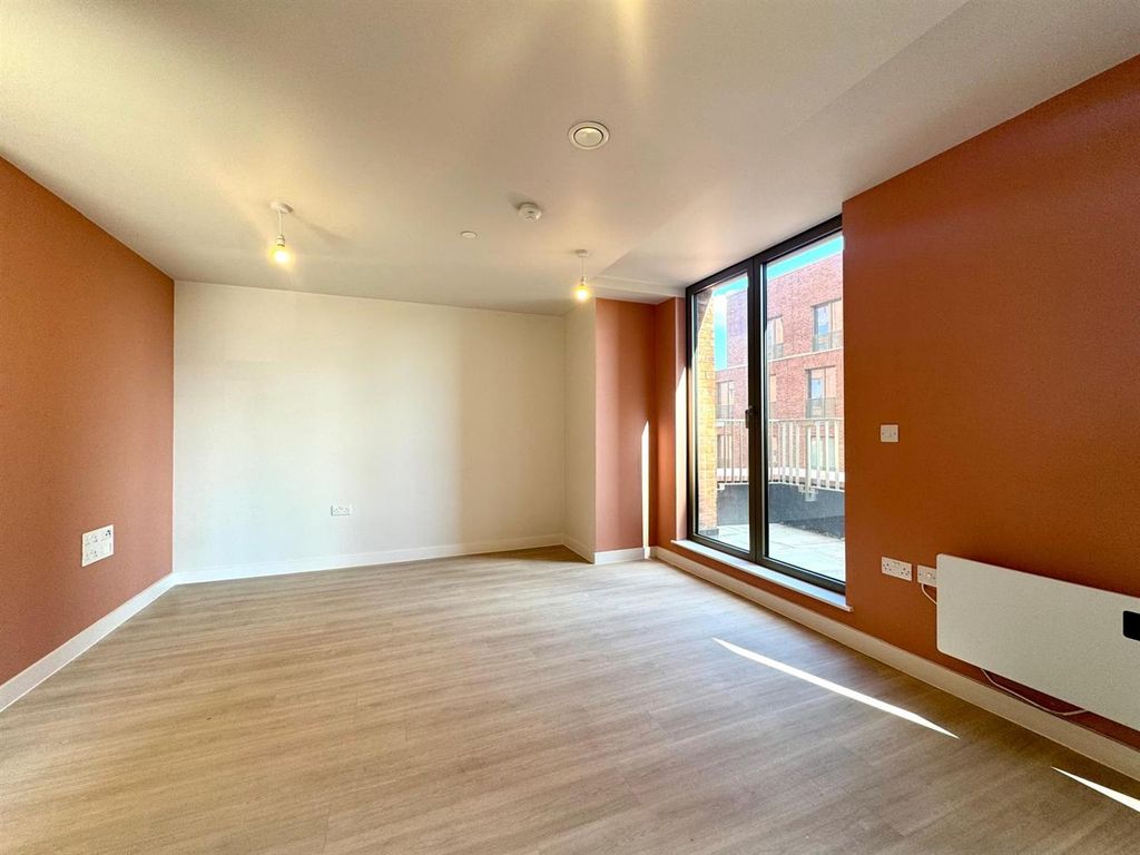 Property photo 3 of 12 Lounge Pic 4.Jpeg