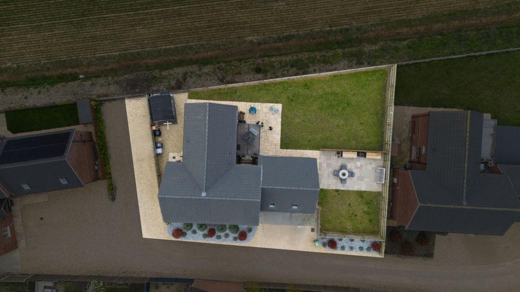 Property photo 2 of 46 Plot Size Of 18 Old Station Yard
