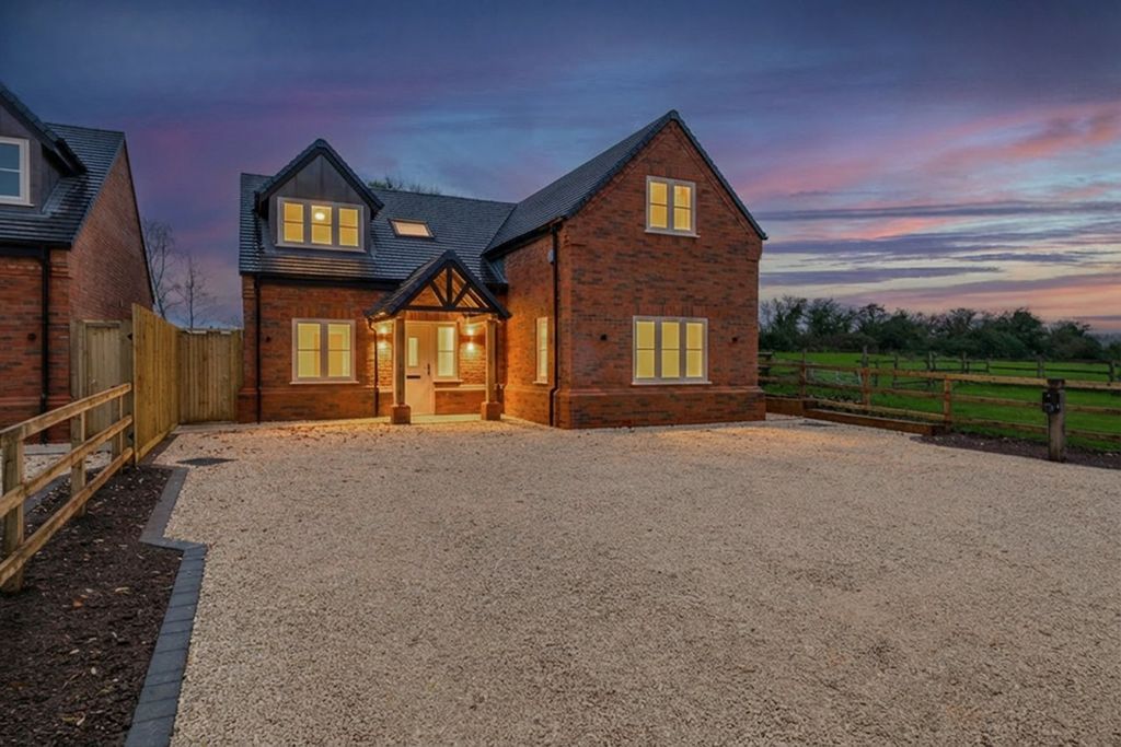 Property photo 1 of 27