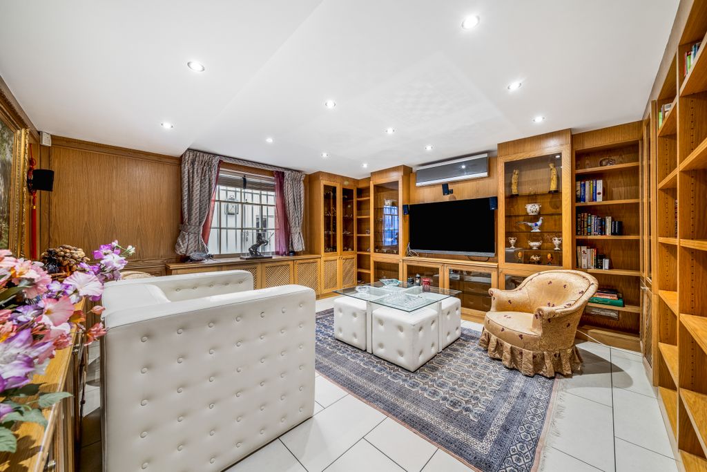 Walton Place, Knightsbridge SW3 photo 5