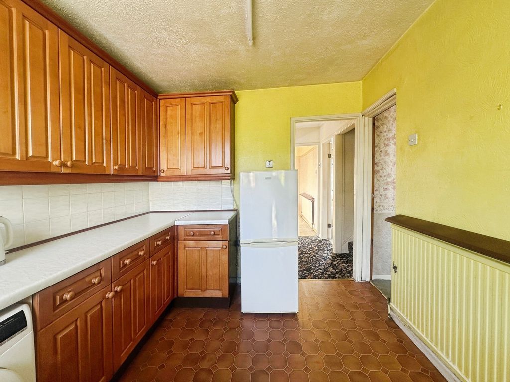 Property photo 3 of 16 Photo 4