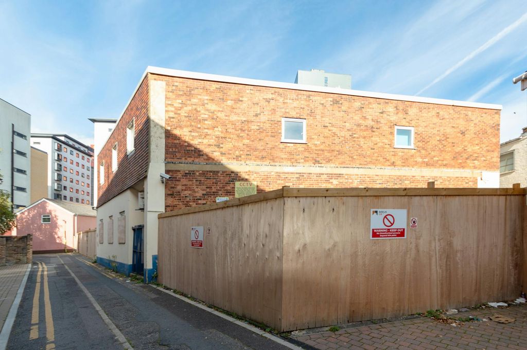 Property photo 3 of 11 2.Jpg