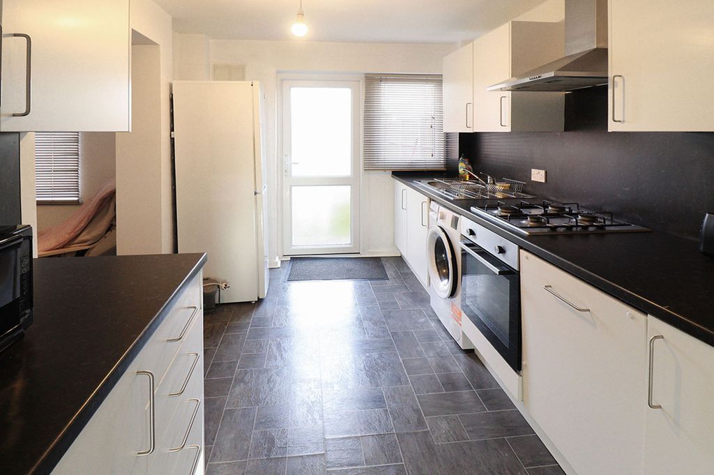 Property photo 3 of 12 Picture No. 02