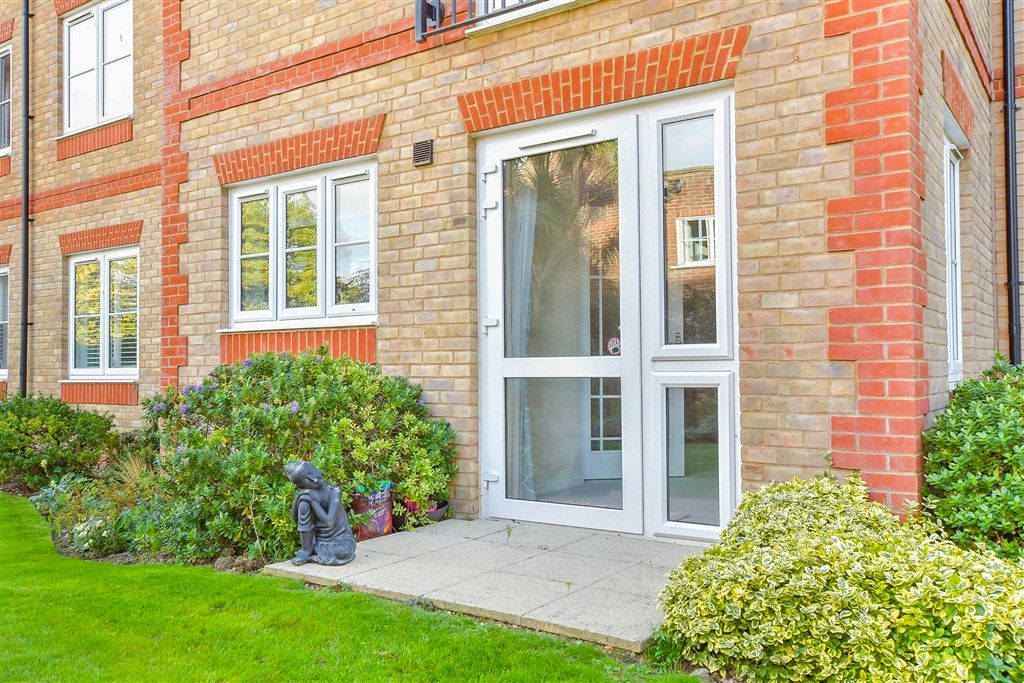 Property photo 1 of 10 External Feature