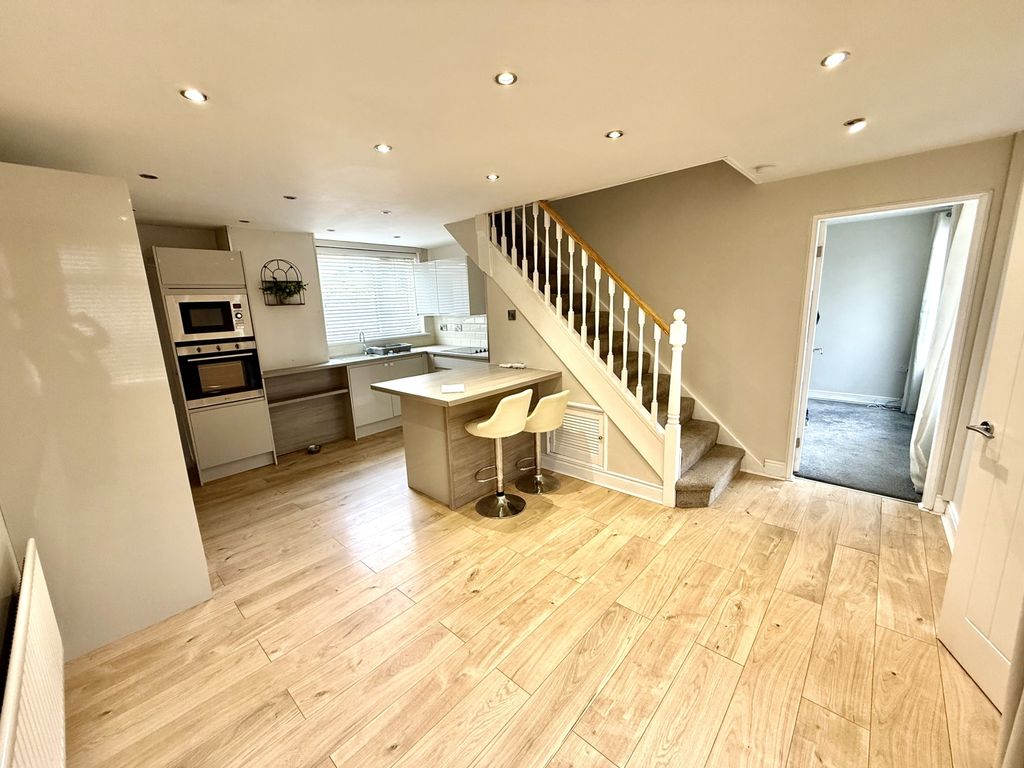 Property photo 2 of 11 Img_3259