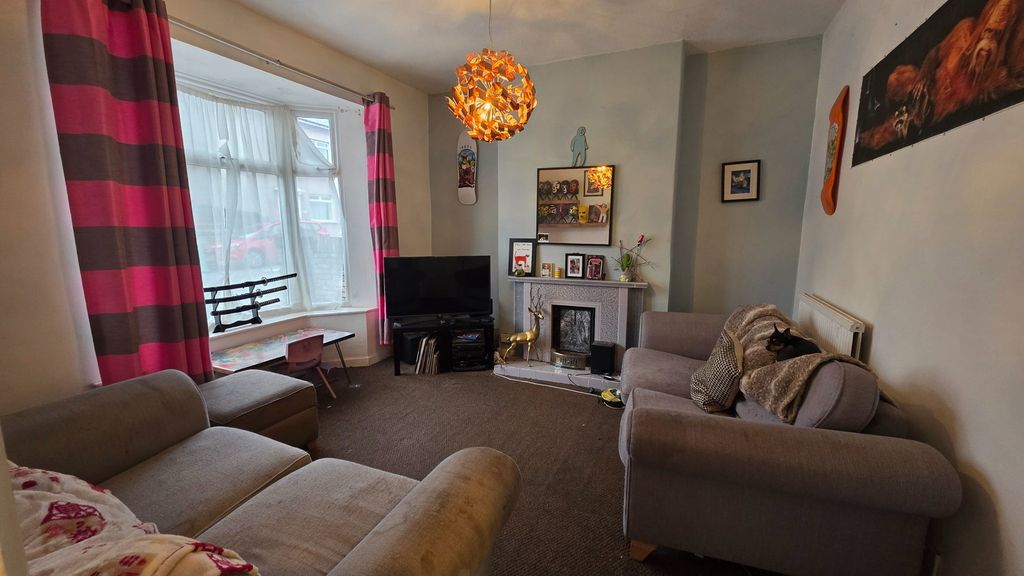 Property photo 2 of 18