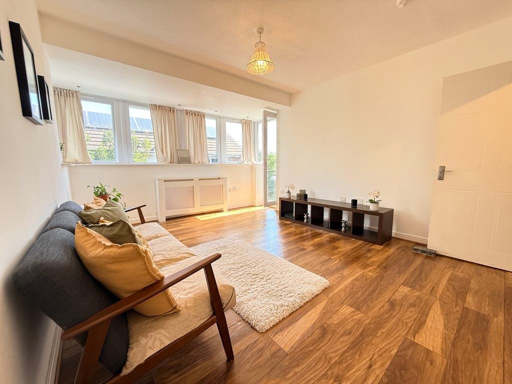 Property photo 1 of 12 Photo 7