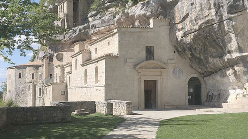 Property photo 3 of 43