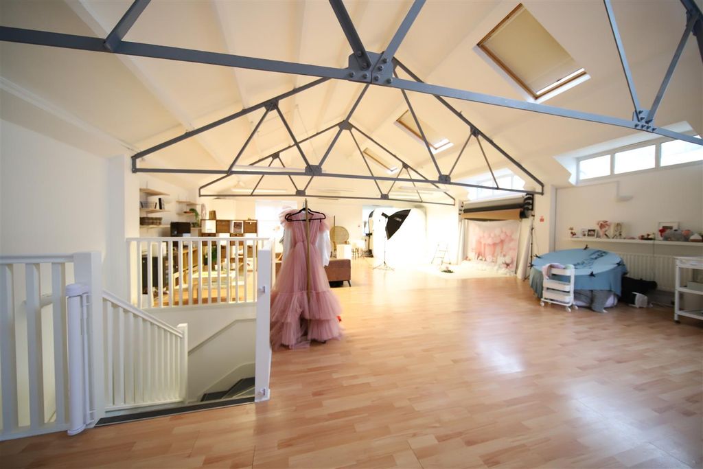 Property photo 2 of 9 M2.Jpg