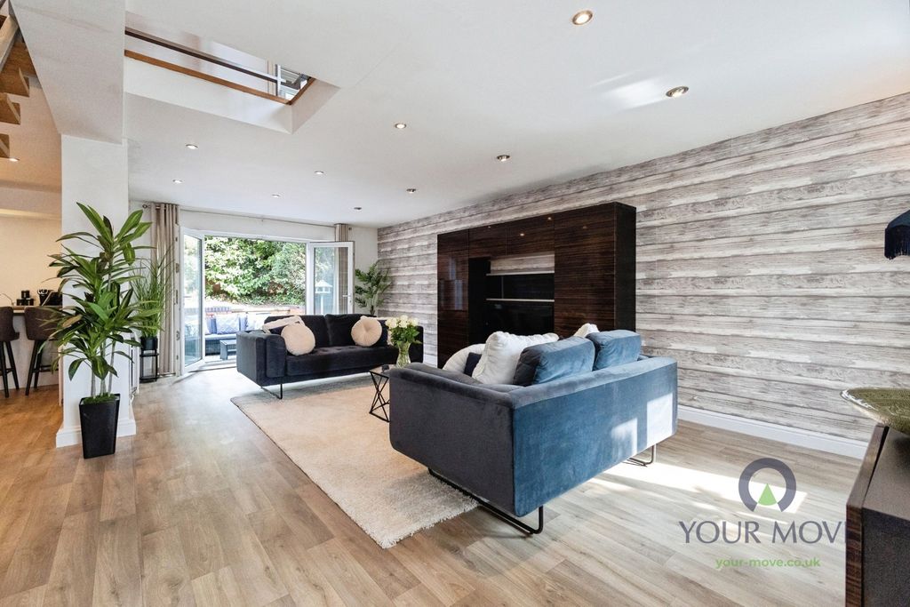 Property photo 2 of 22 Pbox-Img.Jpg